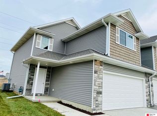 832 W Bellezza St, Lincoln, NE 68523