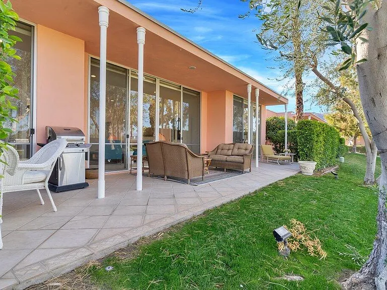 47126 El Menara Cir — Photo 32