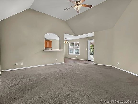 5th image of 10919 N 117th East Ave