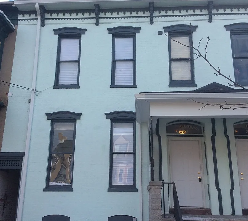 258 E Philadelphia St #3