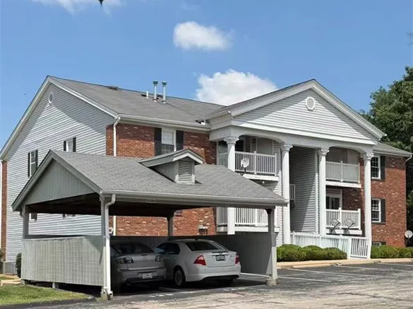 1960 Marine Terrace Dr #H, Maryland Heights, MO 63043