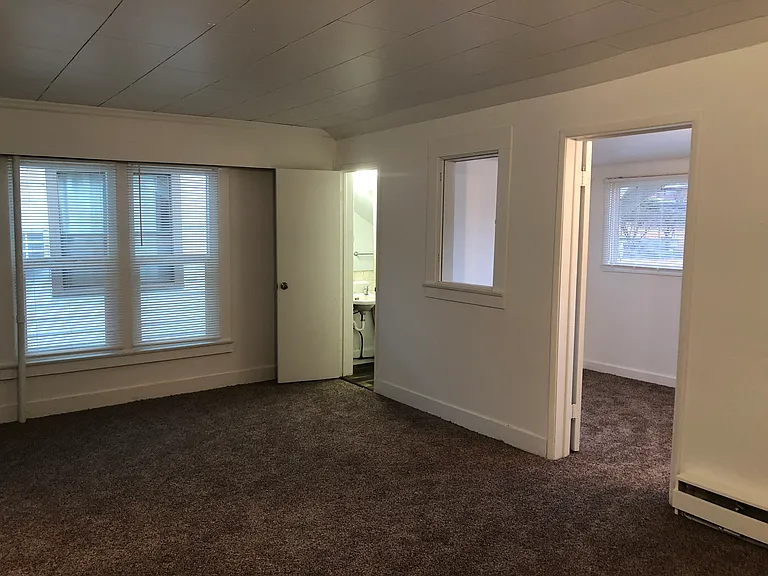 712 S Main St — Photo 16