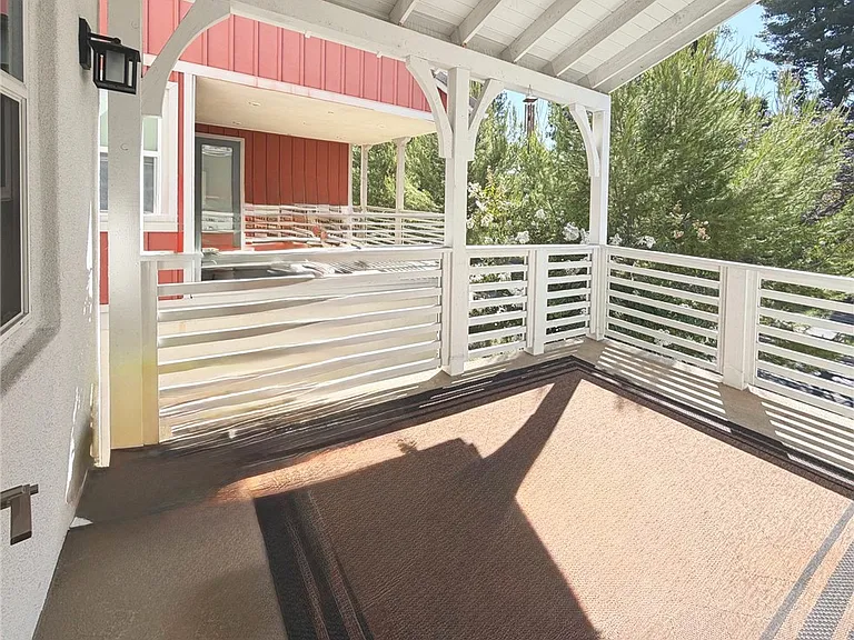 22 Noble St — Photo 10