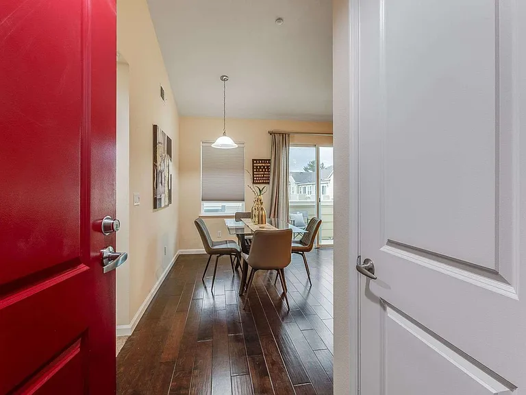 1037 Scotia Ter #304 — Photo 7