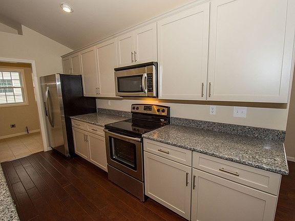 3rd image of 1428 Bennington Dr #55