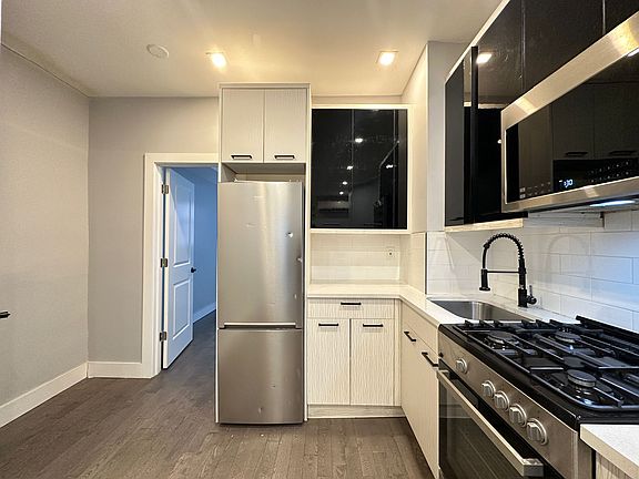 3rd image of 50 Jordan Ave #39E