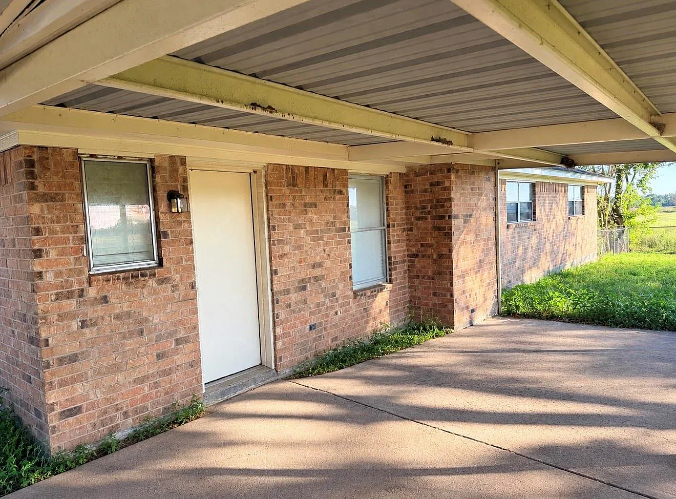 3 bed, 2.0 bath, $2,000 — Photo 2