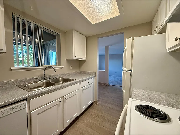 The Gardens Apartments — Photo 16