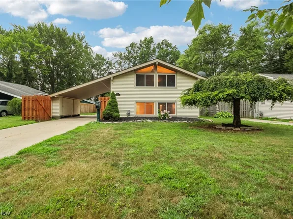 233 Kempton Dr, Berea, OH 44017