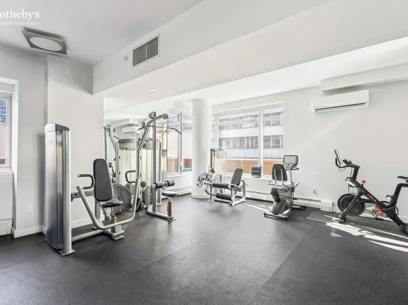 205 East 59th Street image 13 of 17