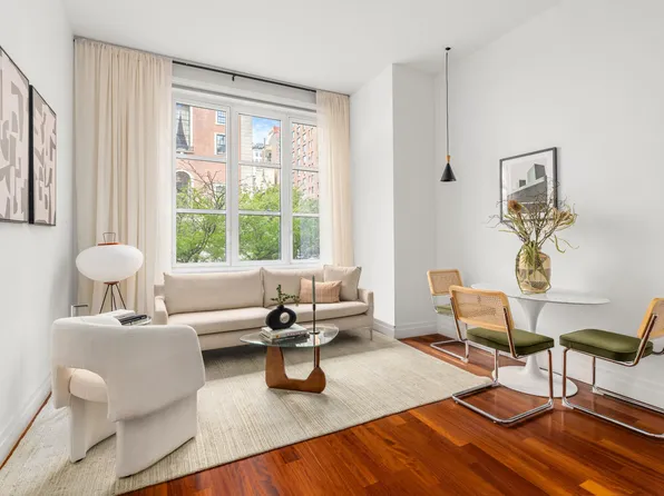 45 Park Avenue image 3 of 16