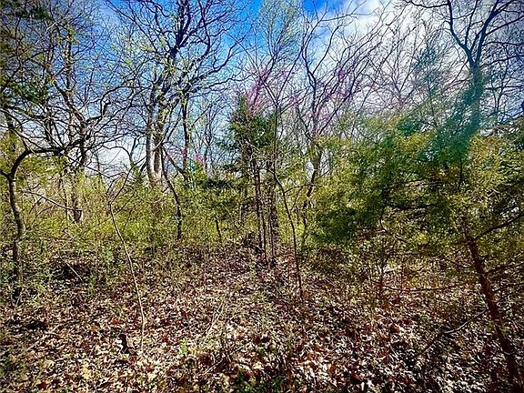 4th image of 158 SE Lakeside Dr