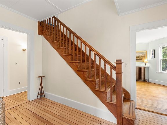 2nd image of 20 Perkins St