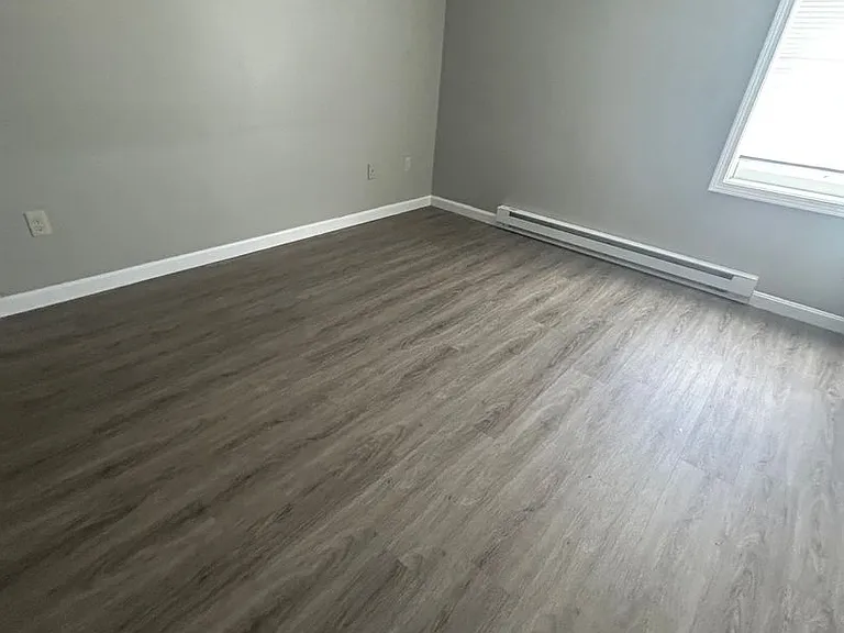 Kingsley Apartments — Photo 15
