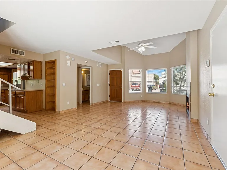 1743 E Tara Dr — Photo 5