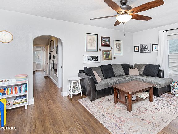 4th image of 301 Argonne St