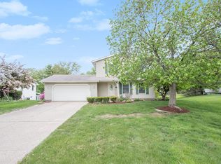 2069 Innwood Dr SE, Kentwood, MI 49508