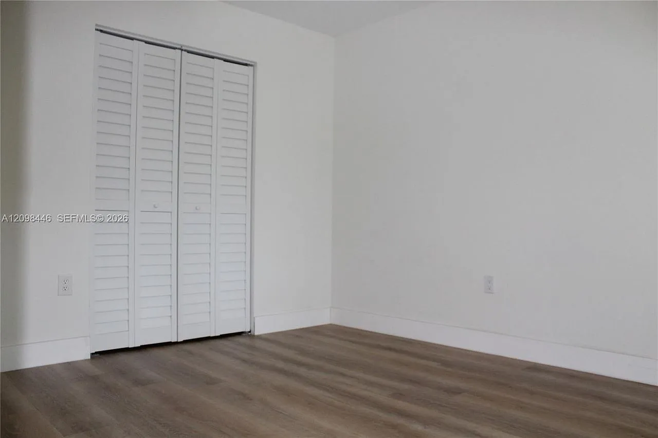 3 bed, 2.0 bath, 1413 sqft, $4,200 — Photo 4