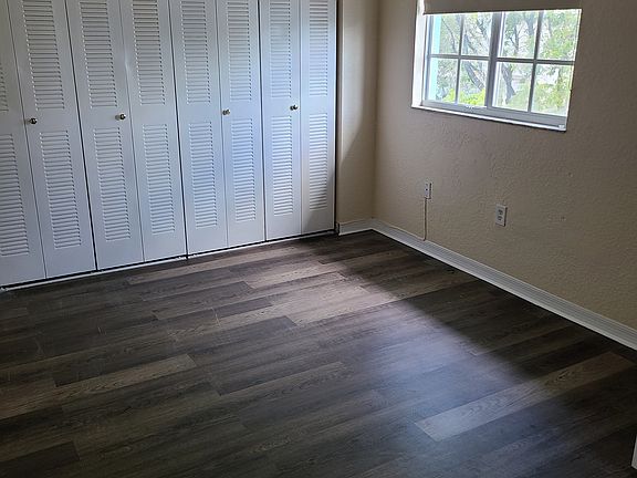 4th image of 420 NW 20th St #4