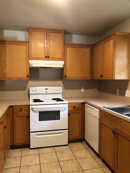 3 bed, $1,500 — Photo 2