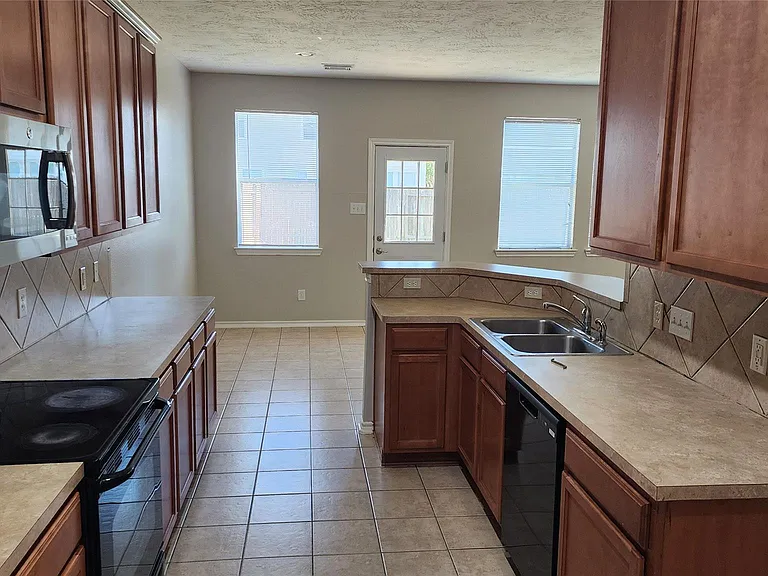 11428 Hackmatack Way — Photo 14