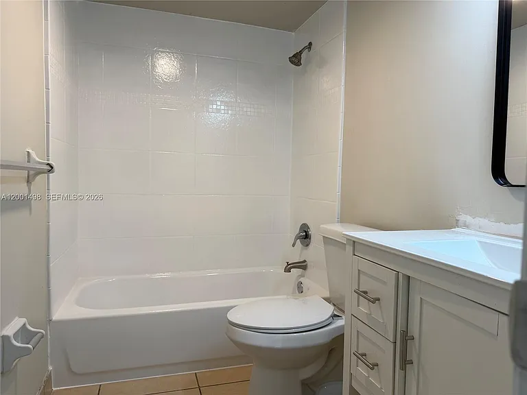 711 NE 2nd Ave #102 — Photo 13