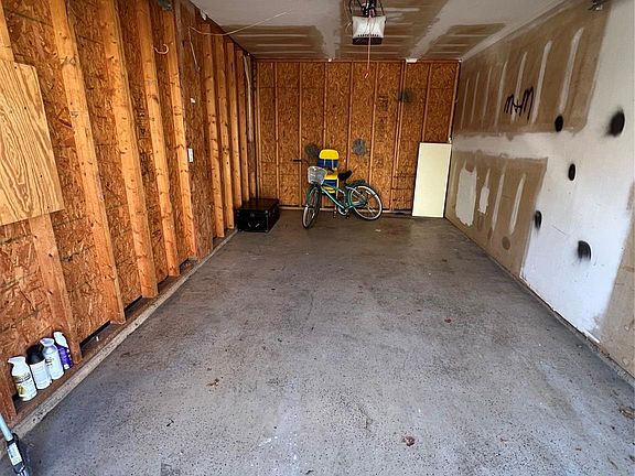 3rd image of 16256 Redstone Mountain Ln
