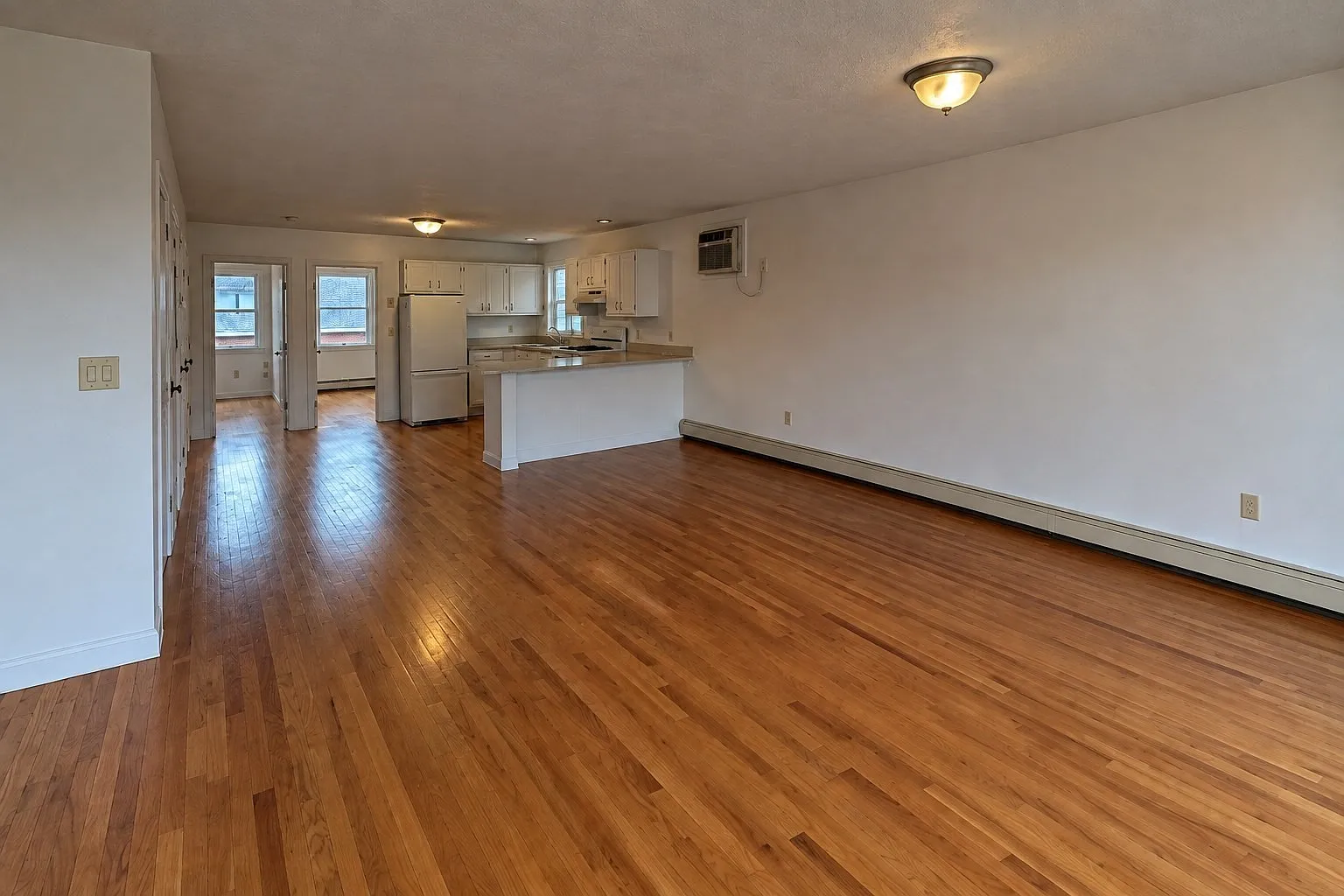 2 bed, 1.0 bath, 1200 sqft, $3,500 — Photo 2