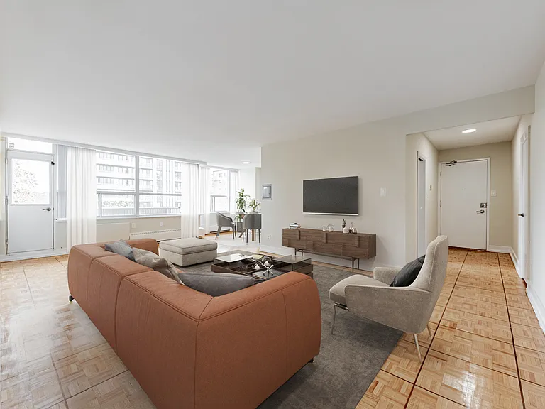 606 Avenue Rd #704 — Photo 2