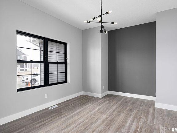 5th image of 353 Ann Ave