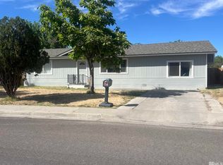 960 Sunset Dr, Fallon, NV 89406