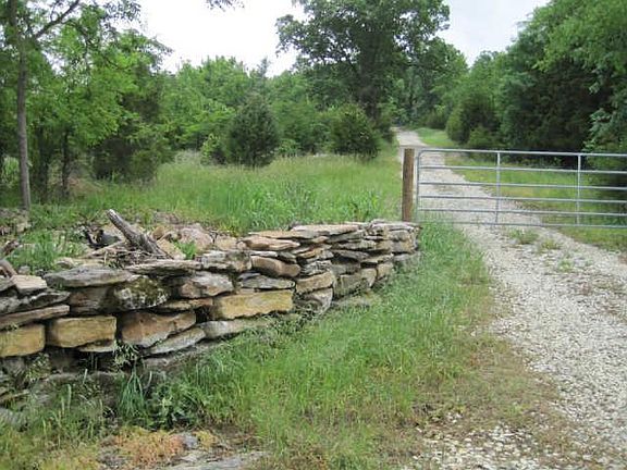 3rd image of 10 Agee Branch Ln