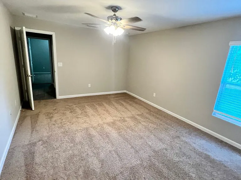 5951 NW Baynard Dr — Photo 40