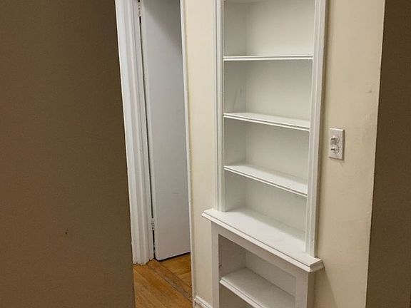 3rd image of 330 E 71st St #2B