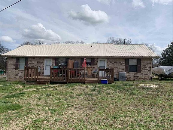 3rd image of 703 N Haun Dr