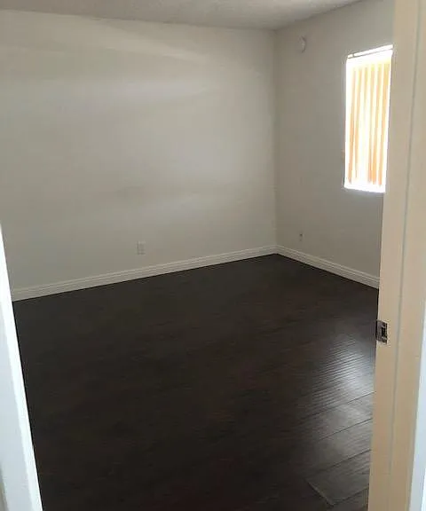 13719 Oxnard St. — Photo 12