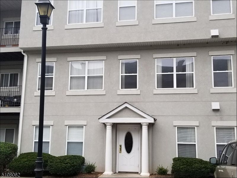 1st image of 1214 Brittany Dr