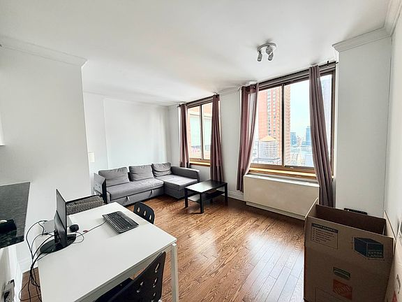 3rd image of 400 E 90th St APT 17A