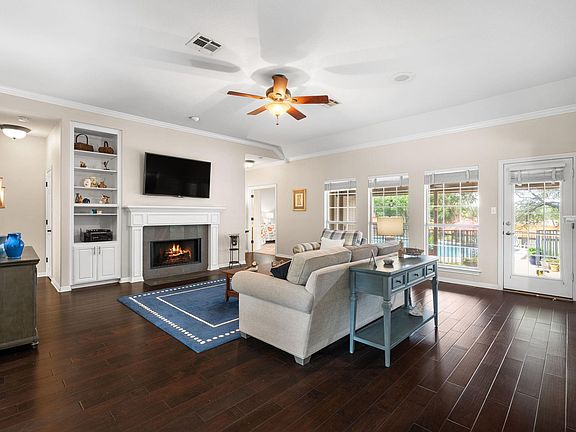 2nd image of 305 Riverview Dr