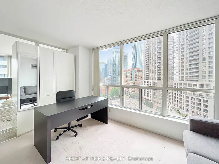 24 Wellesley St W #1113 — Photo 18