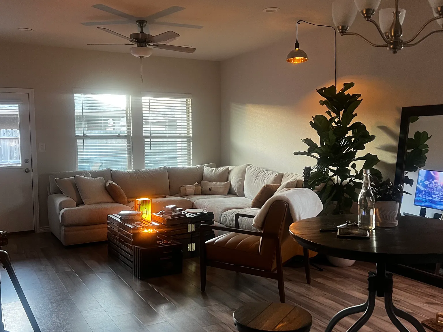 3 bed, 2.5 bath, 1852 sqft, $2,850 — Photo 3