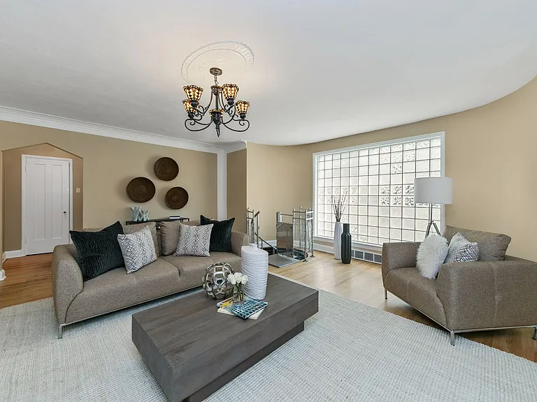 7943 Delmar Blvd — Photo 4