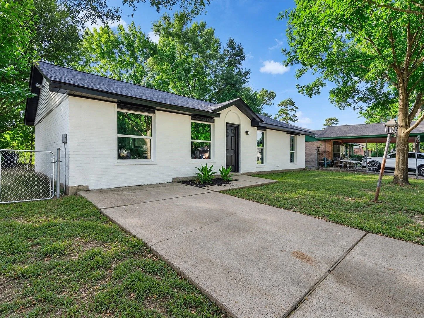 3 bed, 1.0 bath, 1125 sqft, $1,500 — Photo 3