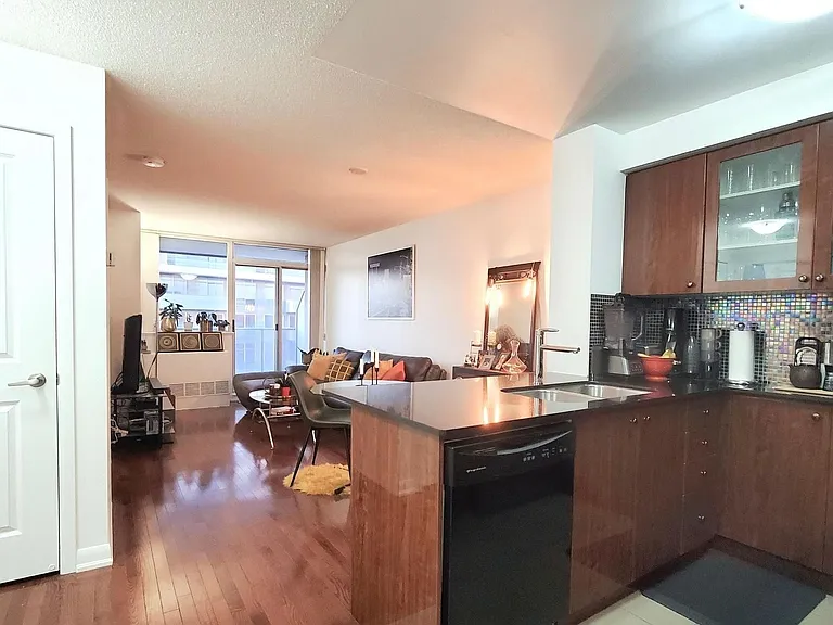 5793 Yonge St #1210 — Photo 2