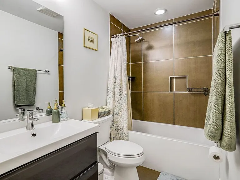 816 Kennedy St NW #2 — Photo 36