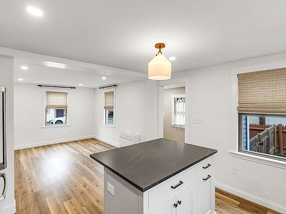 4th image of 17 Aubin St