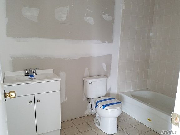 5th image of 45 Seymour Dr