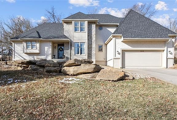 4th image of 926 Blueberry Ln
