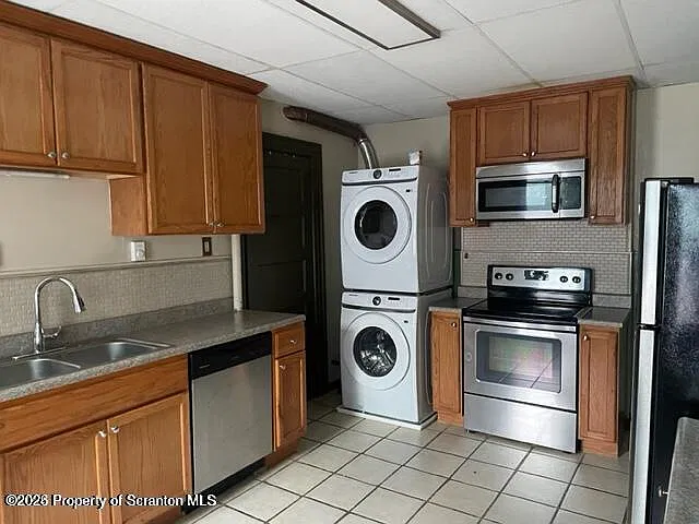 1 bed, 1.0 bath, 715 sqft, $975 — Photo 2