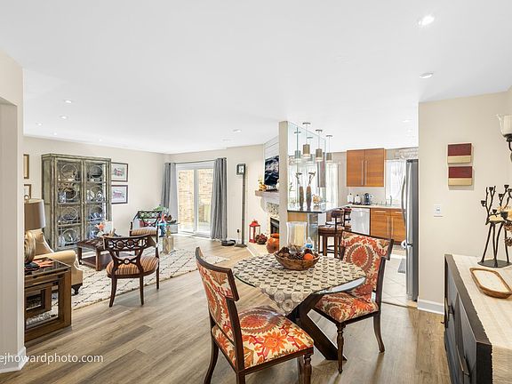 3rd image of 727 Maplewood Ct Unit A